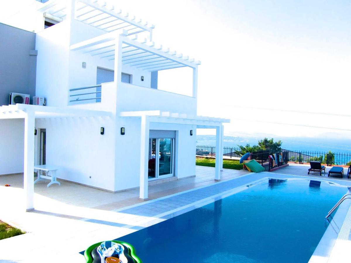 Luxury Villa With Amazing View, Кешме Экстерьер фото